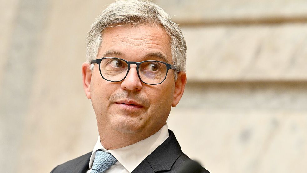 EU-Innenkommissar Magnus Brunner stellte am Dienstagabend in Brüssel den ersten jährlichen Asyl- und Migrationsbericht der EU-Kommission vor. Foto: IMAGO/TT