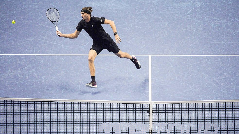 Alexander Zverev kassiert seine erste Niederlage bei den ATP Finals Foto: Marco Alpozzi/LaPresse/AP/dpa