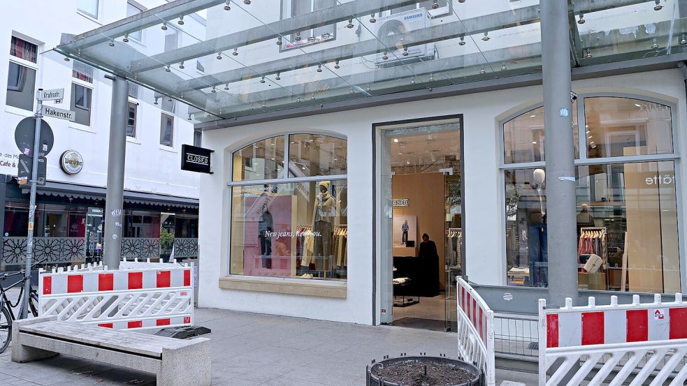 An der Ecke Kranhn-/Hakenstraße in Osnabrück unterhält die Marke Closed seit Jahren eine Filiale. Doch im Januar 2026 wird das Geschäft schließen – eine Folge der Insolvenz, die im Sommer 2025 angemeldet wurde. Foto: Monika Vollmer