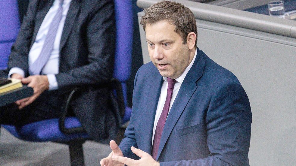 Finanzminister Lars Klingbeil (SPD) wirbt für die Aktivrente. Foto: Carsten Koall/dpa