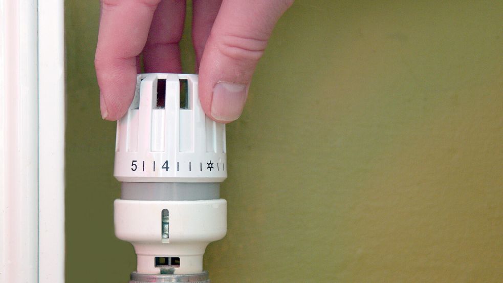 Mit ein paar Tricks kann man Heizkosten sparen, ohne dass man frieren muss. Foto: Imago Images/Zoonar