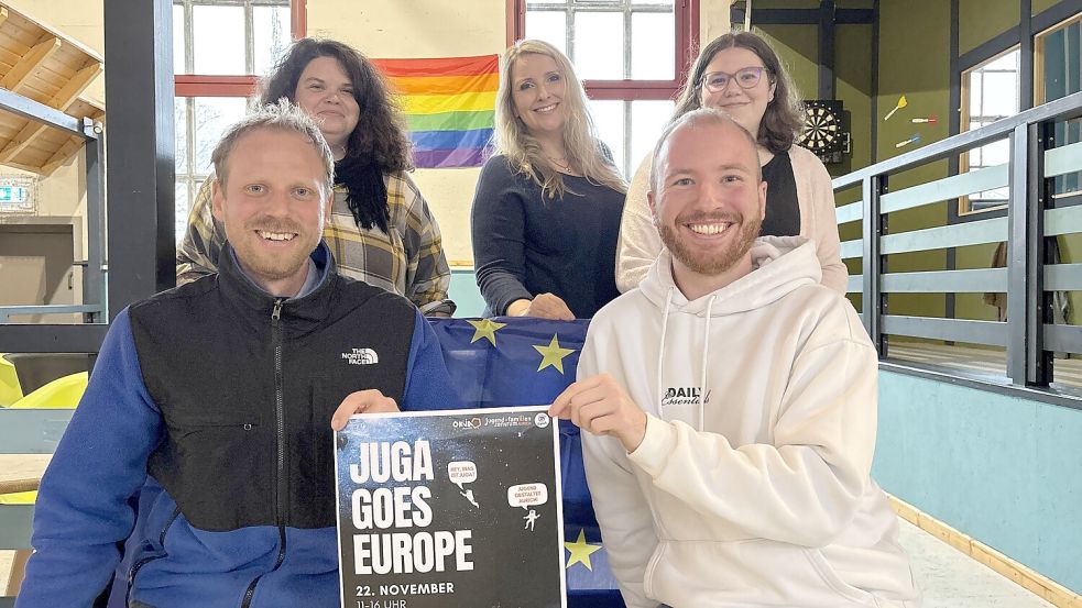 Auf die Kick-Off-Veranstaltung des Projektes „Juga goes Europe“ am 22. November freuen sich Gerke Halvaie (von links), Marianke Lüttringhaus, Tanja Munzig, Julian Grever und Karina Gerdes schon jetzt. Foto: Mieke Matthes