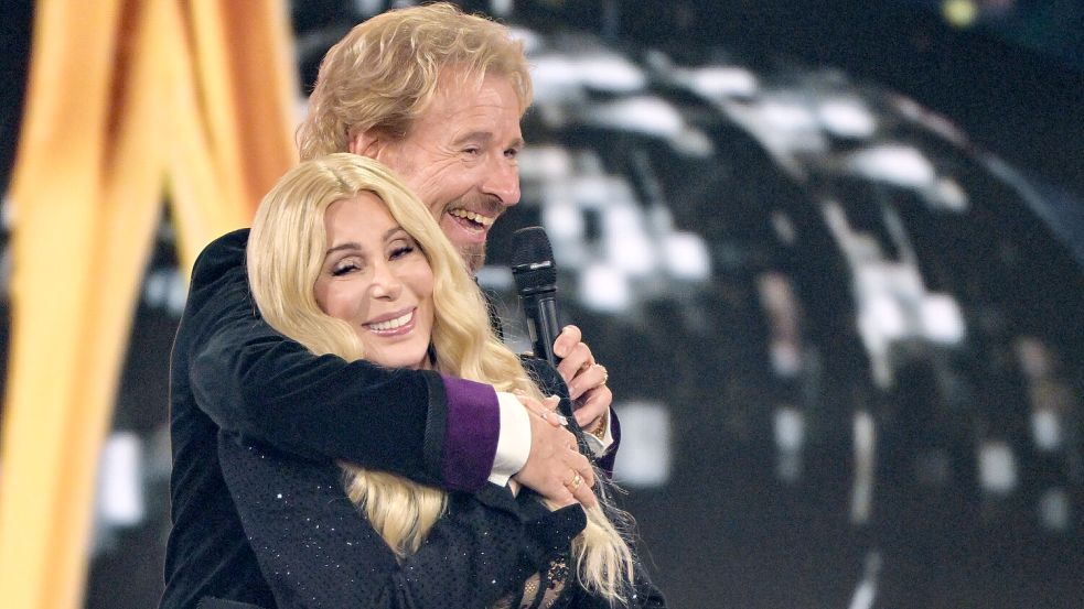 Bambi-Verleihung 2025: Gottschalk liefert als Laudator von Cher einen wahrhaftigen Moment der Peinlichkeit ab. Foto: picture alliance/dpa/Peter Kneffel