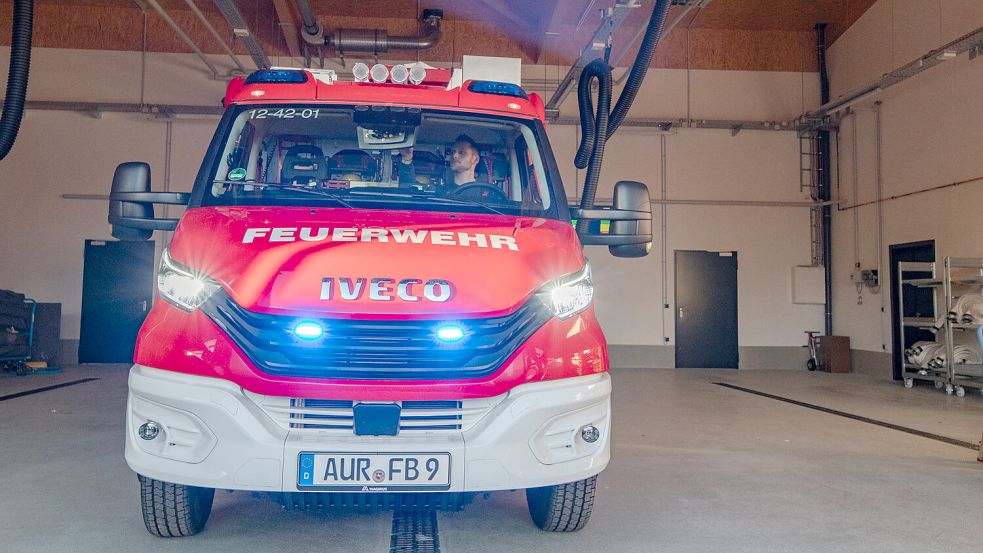Die Halle des neuen Feuerwehrgerätehauses in Osteel bietet Platz für bis zu drei Fahrzeuge. Foto: Folkert Bents