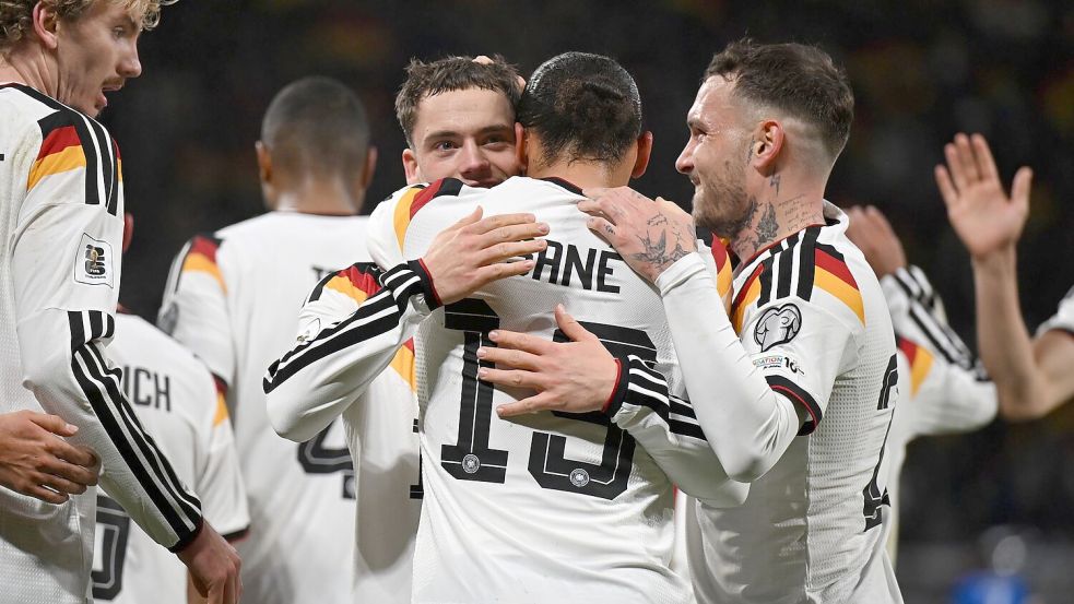 Jubel im deutschen Team: Ein Sieg über die Slowakei macht die WM-Qualifikation perfekt. Foto: Robert Michael