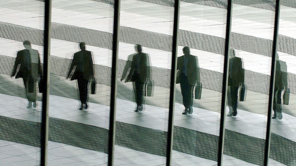 Mit Kindern im Haushalt arbeiten nur 34 Prozent der Frauen in Vollzeit - bei den Männern hingegen sind es 94 Prozent. (Symbolbild) Foto: Oliver Berg/dpa
