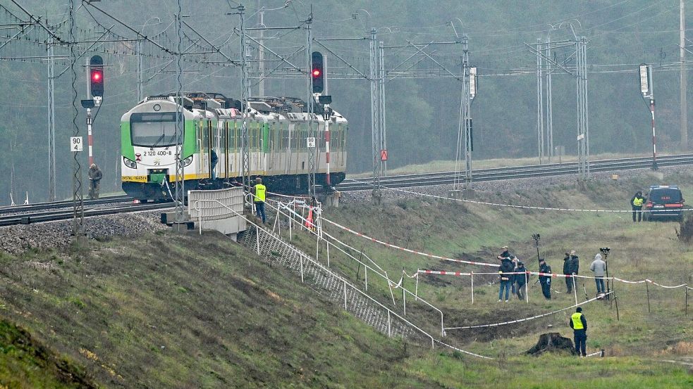 Polen verdächtigt zwei Ukrainer, im Auftrag Moskaus einen Anschlag auf eine Bahnstrecke ausgeführt zu haben. (Archivbild) Foto: Przemyslaw Piatkowski
