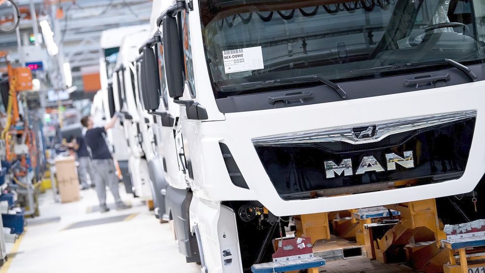 Der Bus- und Nutzfahrzeughersteller MAN spart in München, Salzgitter und Nürnberg (Archivbild) Foto: Sven Hoppe/dpa