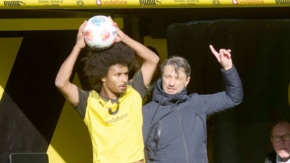 BVB-Coach Niko Kovac steht weiter hinter seinem Stürmer Karim Adeyemi. (Archivbild) Foto: Bernd Thissen