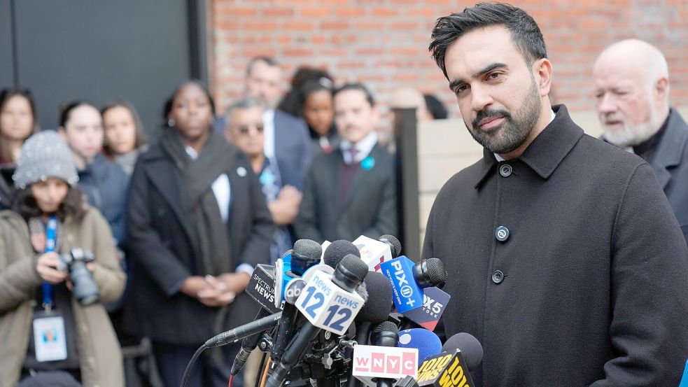 Zwischen Wahlsieg und Amtsantritt dürfte Mamdani es tunlichst vermeiden wollen, in Konflikte hineingezogen zu werden. (Archivbild) Foto: Seth Wenig/AP/dpa