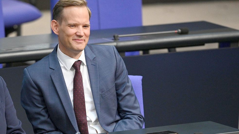 Wegen seinen Aussagen zur Behandlung todkranker Menschen in der öffentlichen Kritik: Mediziner und CDU-Politiker Hendrik Streeck. Foto: dpa/Niklas Graeber