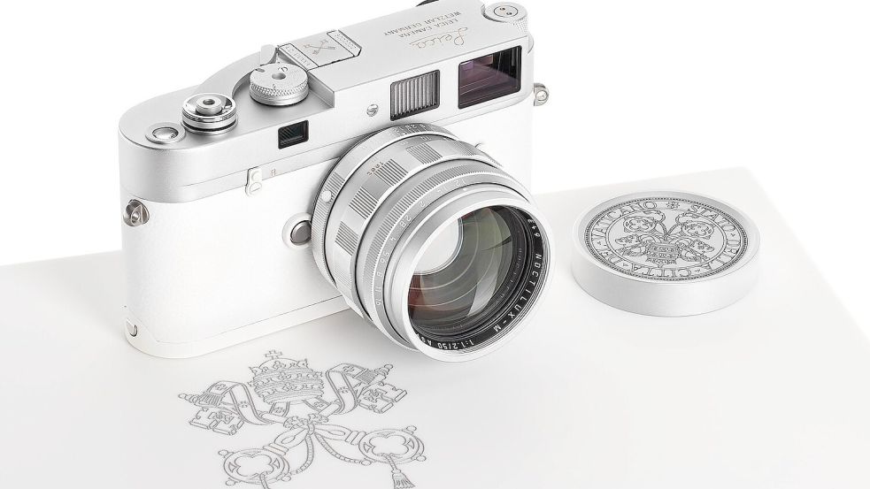 Die Kamera aus dem Besitz von Papst Franziskus brachte das 100-fache des Schätzpreises. Foto: -/Leitz Photographica Auction/dp