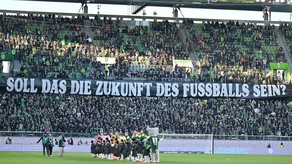 Die organisierten Fans wehren sich gegen geplante Maßnahmen durch die Politik. Foto: Swen Pförtner