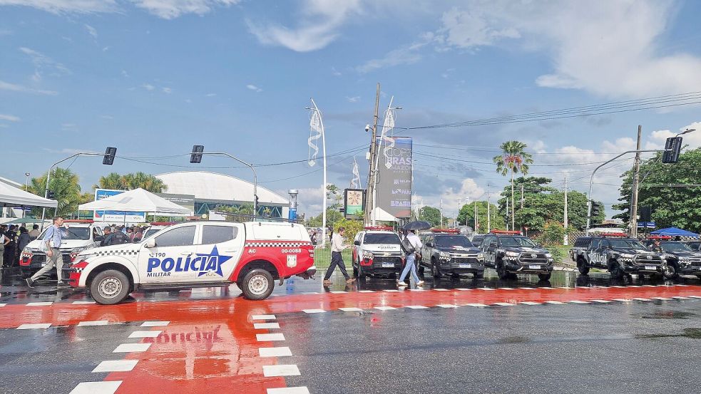 Wenige Tage vor Konferenzende trieb ein Feuer die Konferenzteilnehmer auf die Straße. (Archivbild) Foto: Larissa Schwedes/dpa