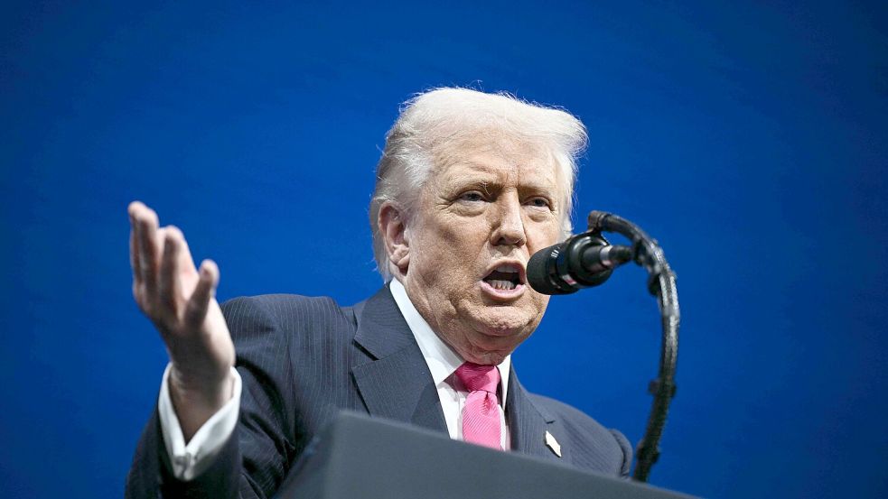 Der amerikanische Präsident Donald Trump will den Ukraine-Krieg unbedingt beenden. Foto: AFP/Brendan Smialowski