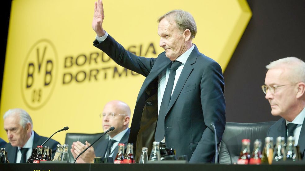 Denkzettel zum Amtswechsel: Der neue BVB-Präsident Hans-Joachim Watzke erhielt nur 59 Prozent Ja-Stimmen Foto: Bernd Thissen