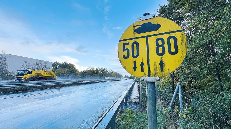 Solche Schilder fanden sich in der alten Bundesrepublik nahezu an jeder Brücke. Foto: Torsten von Reeken