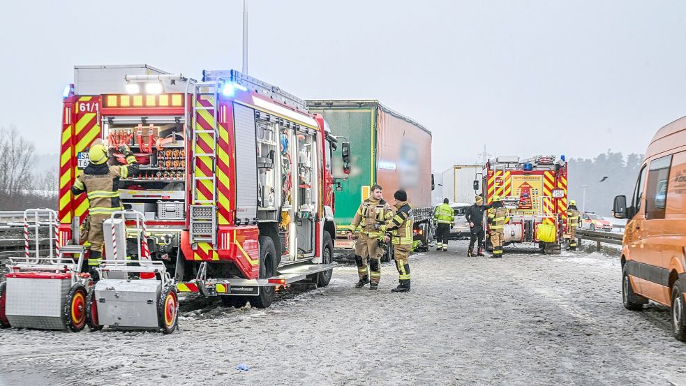 Auf glatten Straßen gab es zahlreiche Unfälle. Foto: Jason Tschepljakow