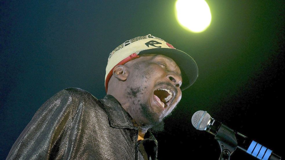 Jimmy Cliff - hier bei einem Auftritt 2015 in Spanien. (Archivbild) Foto: Juan Herrero