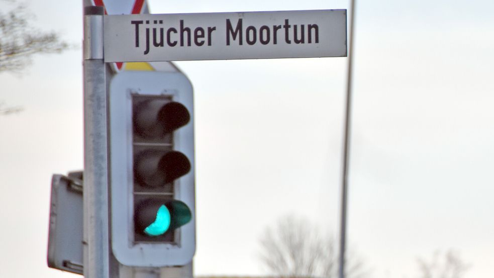 Grünes Licht am Tjücher Moortun in Marienhafe. Die umstrittenen Sportanlagen dürfen weitergebaut werden. Foto: Thomas Dirks