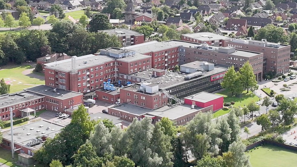 Die Ubbo-Emmius-Klinik in Aurich aus der Vogelperspektive.Foto: Tizian Dunkmann