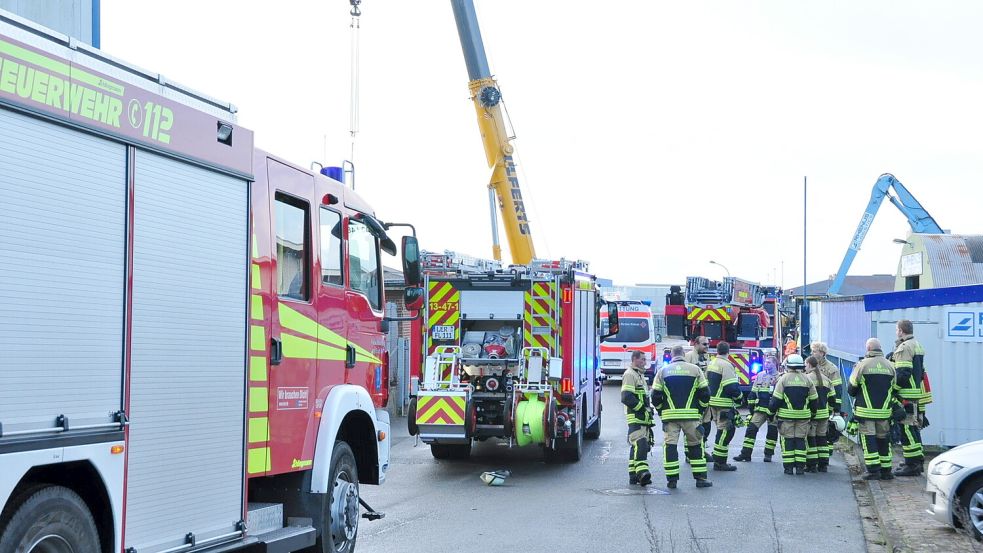 „Rettung aus der Tiefe“ war die Einsatzmeldung der Feuerwehr. Foto: Bodo Wolters