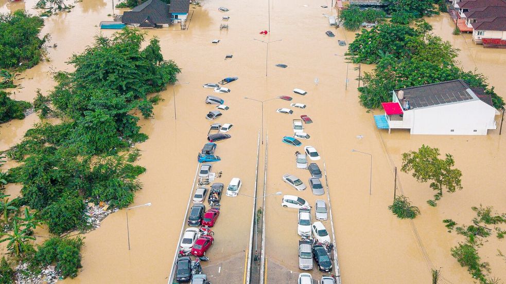 Teile von Südthailand wurden zum Katastrophengebiet erklärt. Foto: Arnun Chonmahatrakool/AP/dpa