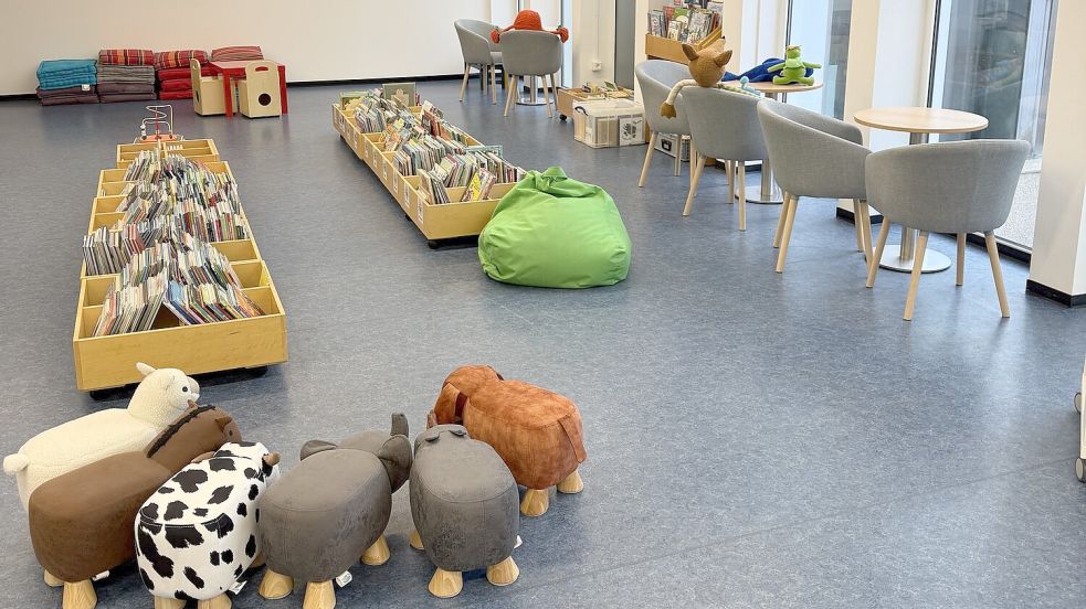 Sitztiere, Leseplätze und Sitzkissen sind mit an den neuen Standort umgezogen. Foto: Stadt Norden