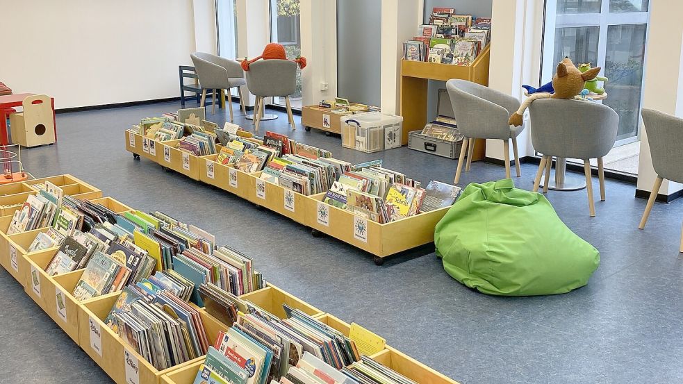 Auch im Übergangsquartier sind die aus dem Vossenhus bekannten Bücherkisten mit eingezogen. Foto: Stadt Norden