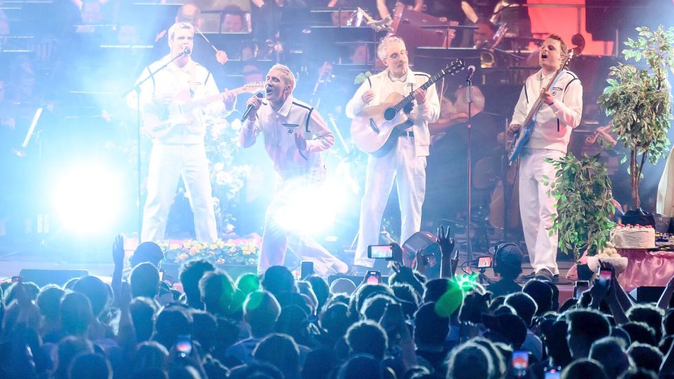Überraschungsgast beim Eröffnungskonzert des „Kosmos“-Festivals im Sommer: die Chemnitzer Band Kraftklub. (Archivbild) Foto: Hendrik Schmidt