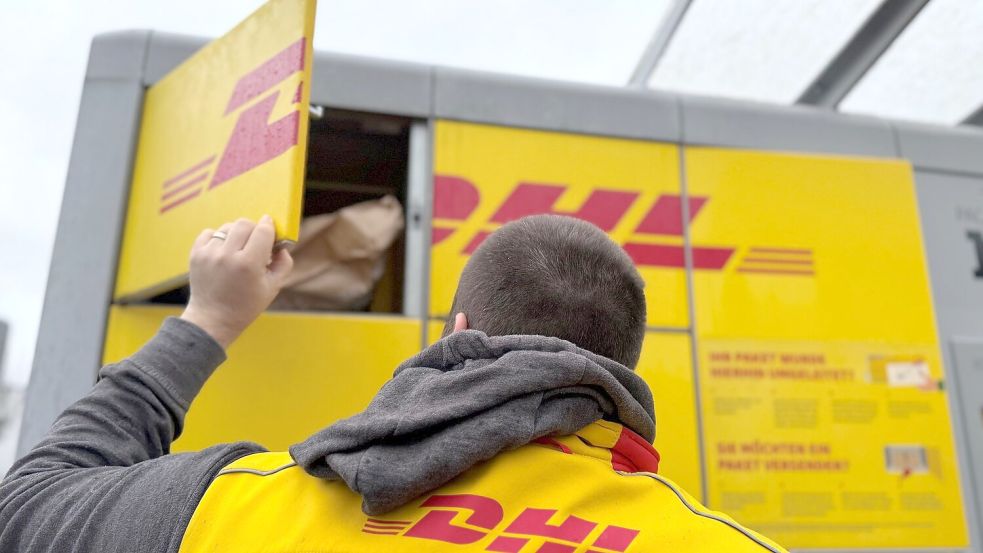 Bei der Post sorgt der Black Friday für ein erhöhtes Paketaufkommen. Foto: Wolf von Dewitz/dpa-Zentralbild/