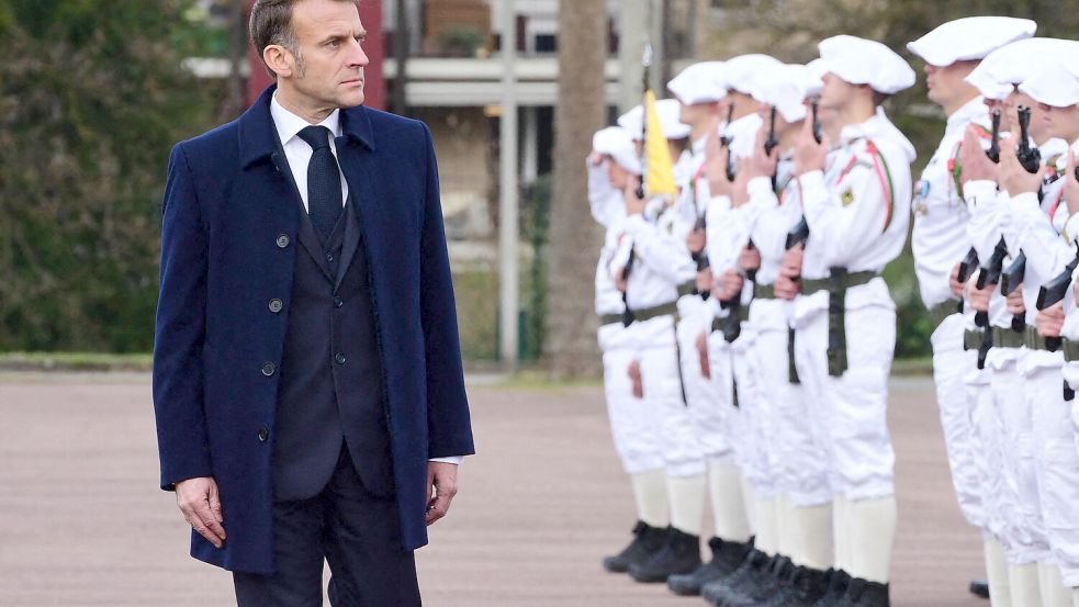 Frankreich setzt auf mehr Verteidigungsbereitschaft: Emmanuel Macron plant ab 2026 den freiwilligen Wehrdienst wieder einführen. Foto: IMAGO/ABACAPRESS