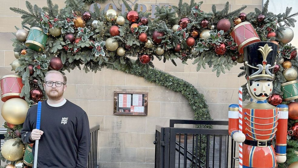 Übrig ist nur noch Nelson: Eine Bar in Schottland vermisst ihren Nussknacker. Foto: Copper Blossom/Signature Group