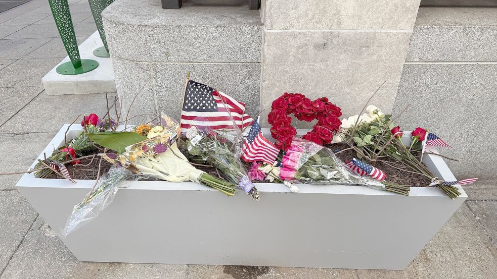 Die US-Regierung reagiert auf die Schüsse auf zwei Nationalgardisten in Washington mit einer weiteren Verschärfung ihrer Migrationspolitik. Foto: Franziska Spiecker/dpa