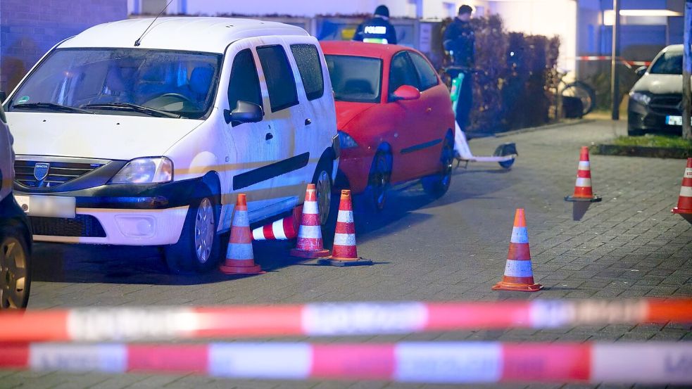 Die Tat soll sich am späten Freitagabend auf einem Parkplatz nahe der Veranstaltungshalle Motorworld im Stadtteil Ossendorf ereignet haben. Foto: Henning Kaiser