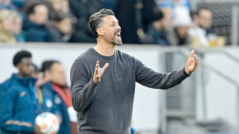 Deutliche Niederlage an alter Wirkungsstätte: FCA-Coach Sandro Wagner Foto: Uwe Anspach