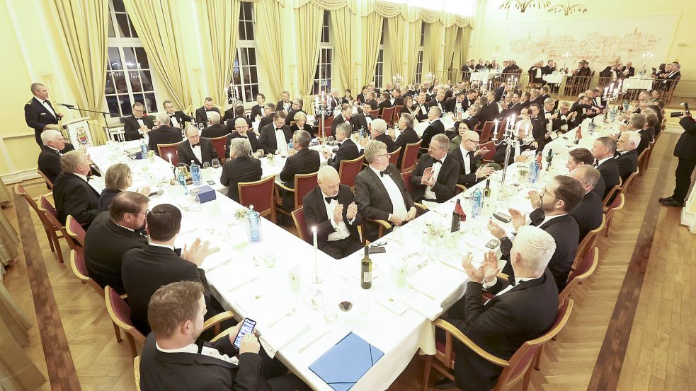 170 Gäste nahmen im Klub zum guten Endzweck zum Emder Kaufmannsmahl Platz. Foto: Jens Doden/Emden