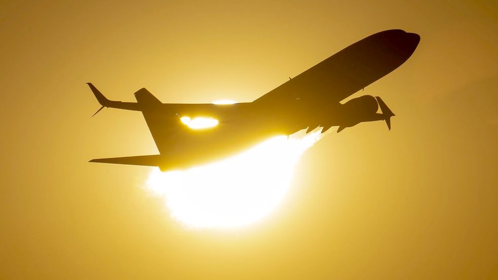 Mehr Flugreisende als im Vorjahressommer - aber das Vor-Corona-Niveau ist noch nicht erreicht. (Symbolbild) Foto: Boris Roessler