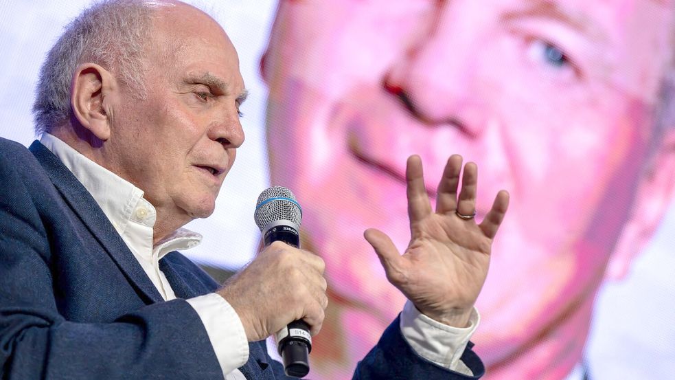 Uli Hoeneß äußert Klartext zu Florian Wirtz und dem FC Liverpool. Foto: Peter Kneffel/dpa