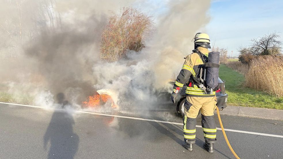 Die Feuerwehr war am Montag an der Deichstraße in Leer im Einsatz. Foto: Feuerwehr Leer