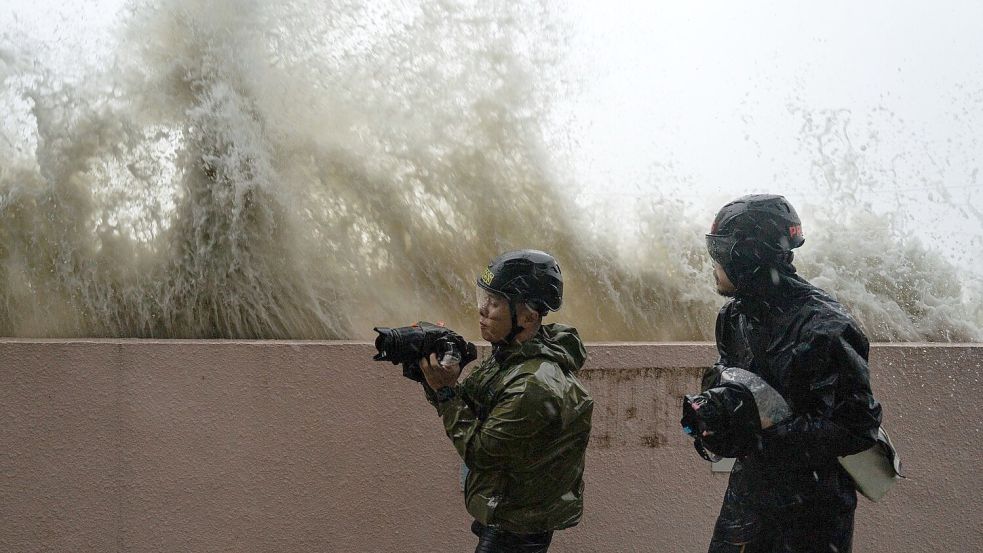 Der Taifun „Ragasa“ im September war einer der schwersten Stürme der zu Ende gegangenen Wirbelsturmsaison. In Hongkong richtete er Schäden an. (Archivbild) Foto: Vernon Yuen
