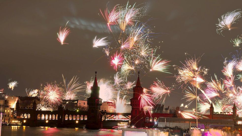 Das Bündnis #böllerciao setzt sich für ein bundesweites Verbot privater Silvesterböller und -raketen ein. Das Aus für das Feuerwerk an Silvester? (Symbolfoto) Foto: Paul Zinken