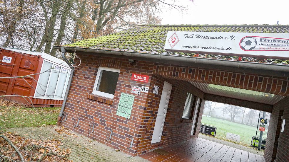 Der TuS Westerende ist in der jüngsten Vergangenheit gewachsen. Gleichzeitig sorgt das für Platzprobleme. Foto: Romuald Banik