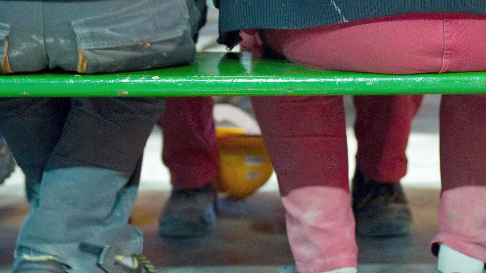 In den Branchen Automobilbau, Maschinenbau und Chemie werden derzeit Stellen abgebaut. Foto: Patrick Pleul/dpa/tmn