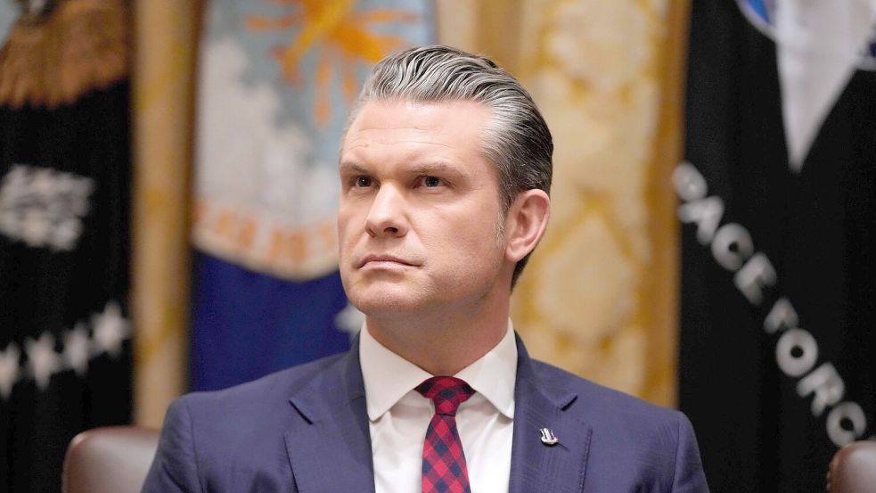 US-Verteidigungsminister Pete Hegseth kündigt weitere Angriffe an Foto: Julia Demaree Nikhinson/AP/dpa