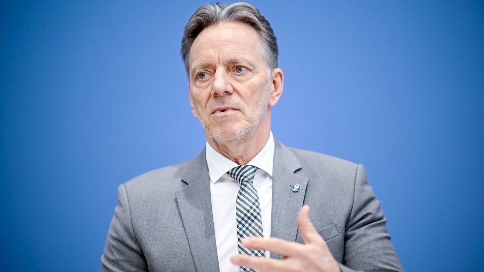 Der Präsident des Bundeskriminalamts, Holger Münch, appelliert an die Innenministerkonferenz, sich mit Blick auf die Landtagswahlen im kommenden Jahr mit der Frage zu beschäftigen, wer Zugang zu welchen Daten der Sicherheitsbehörden hat. (Archivbild) Foto: Britta Pedersen/dpa