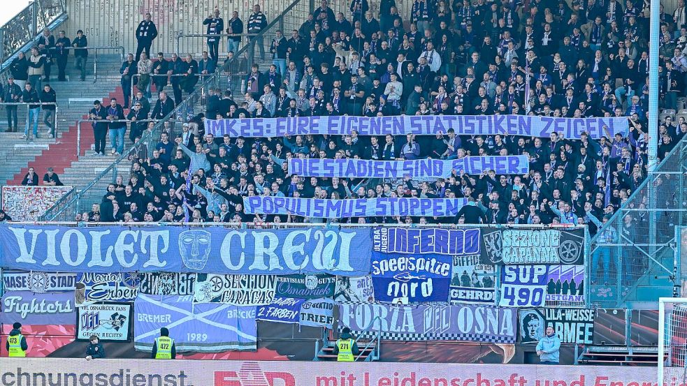 In den letzten Wochen - hier beim Auswärtsspiel in Cottbus - protestierten die Fans des VfL Osnabrück gegen die diskutierten Sicherheitsmaßnahmen in Fußballstadien. Foto: Michael Titgemeyer
