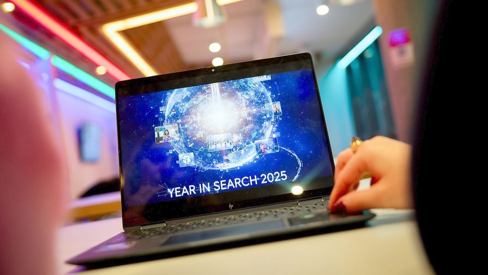 Welches waren die Google-Suchtrends 2025? Politische Themen und sportliche Großereignisse haben auch die Internetsuche von Millionen Nutzern in Deutschland bestimmt. Foto: Christian Charisius