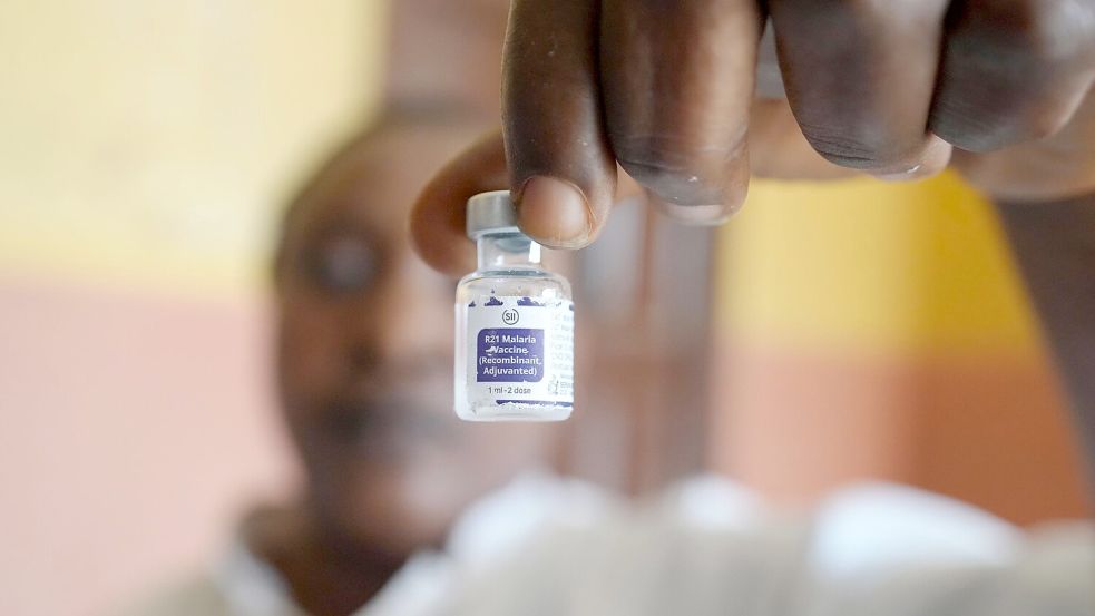 Gegen Malaria gibt es auch Impfstoffe. (Archivbild) Foto: Sunday Alamba/AP/dpa