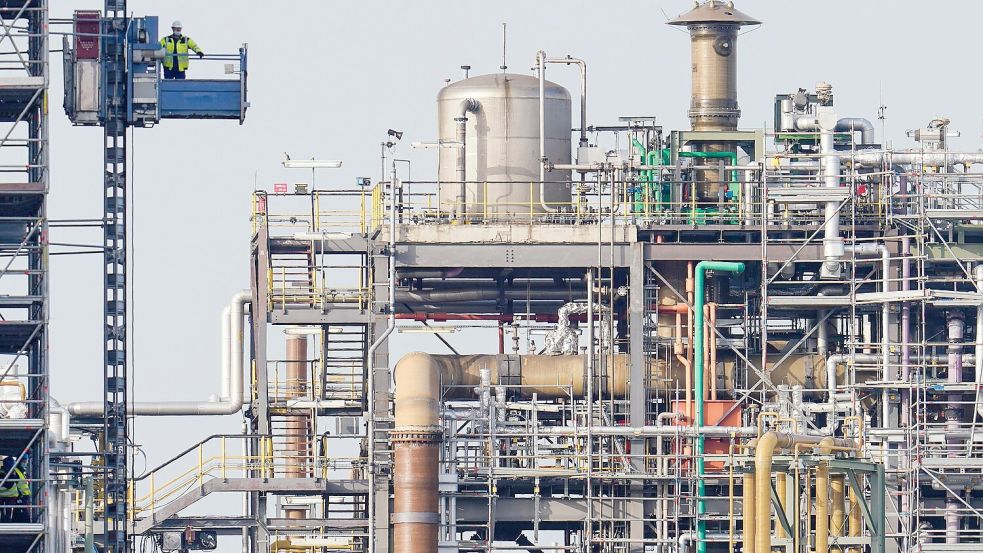 Die Stimmung in der deutschen Industrie ist schlecht, etwa in der Chemiebranche (Archivbild) Foto: Uwe Anspach